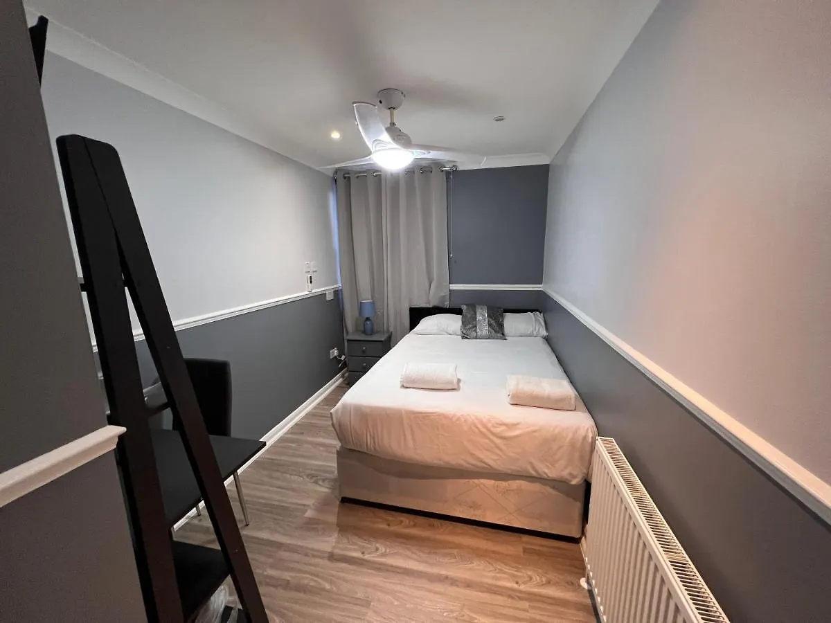 *** Bed & Breakfast The Commongate Hotels London United Kingdom