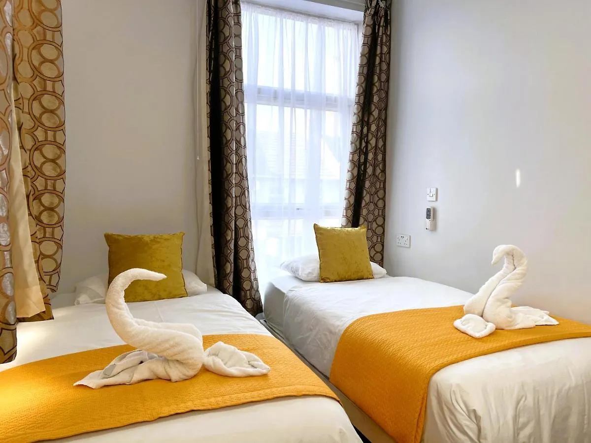 Bed & Breakfast The Commongate Hotels London