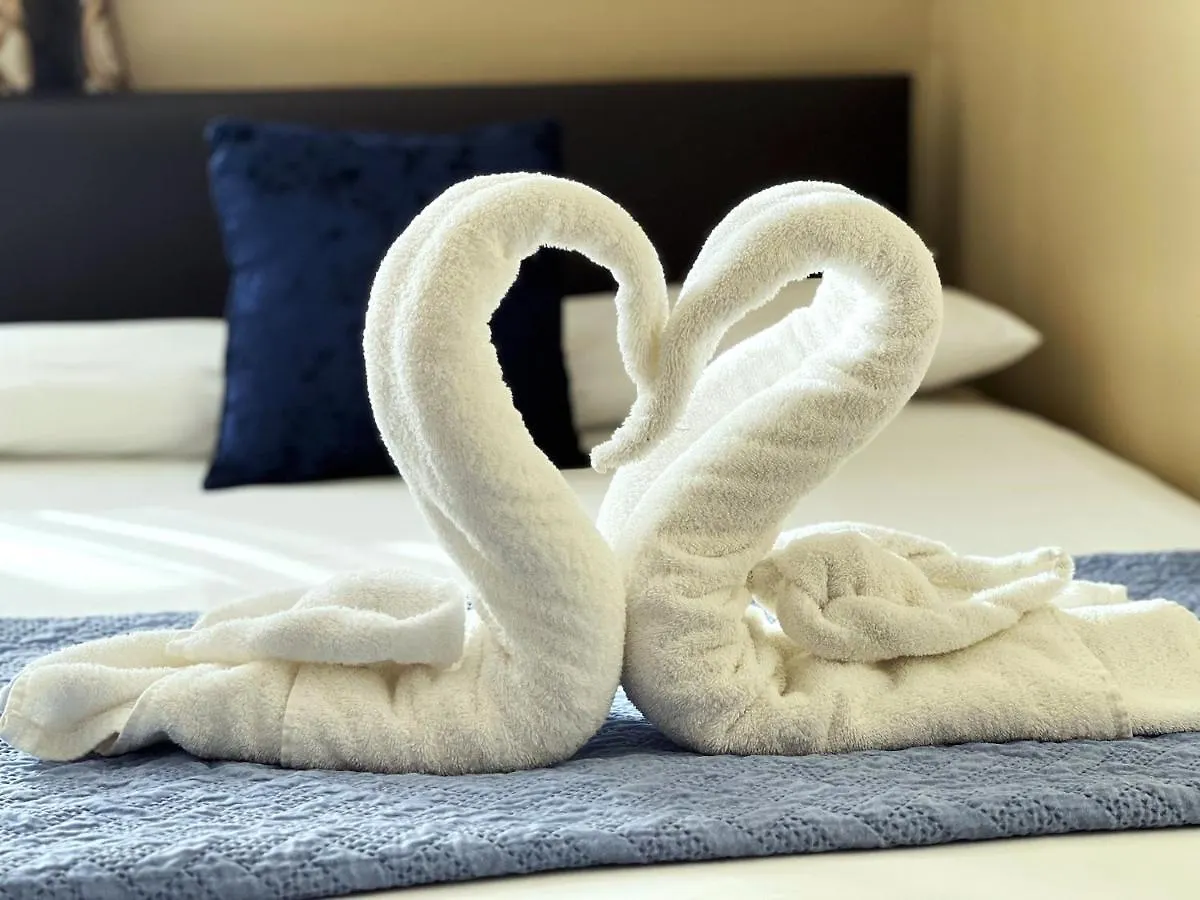 *** Bed & Breakfast The Commongate Hotels London United Kingdom
